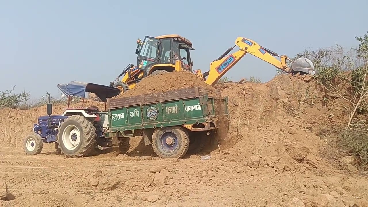 JCB 3DX formertrack site Mahindra 475 JCB tractor video Mitti loading karti hui 🚜🚜🚜