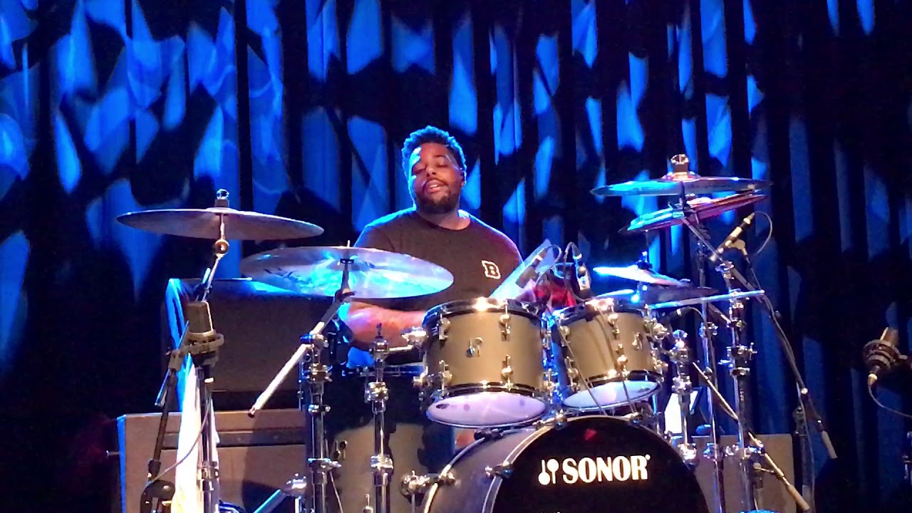 Aaron Spears speelt Ghost-Note op Drumfestival Herfstfest