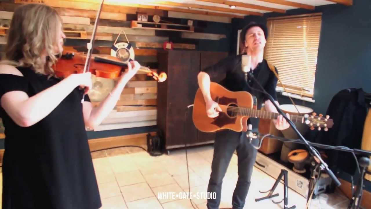 Dan Greenaway and Julianne Bourne - Sweet Dreams / Gangsta's Paradise (Live At White Gate Studio)