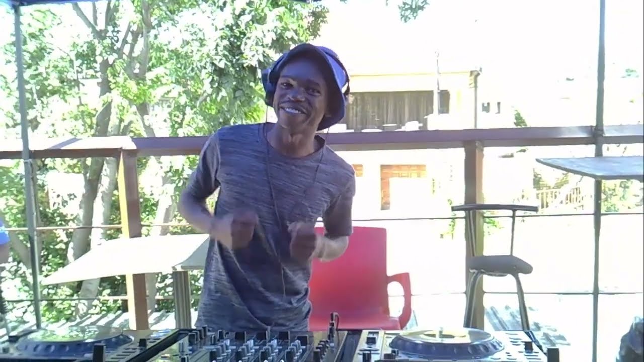 Groovy Tuesdays 8 - Guest Mix By Bucs