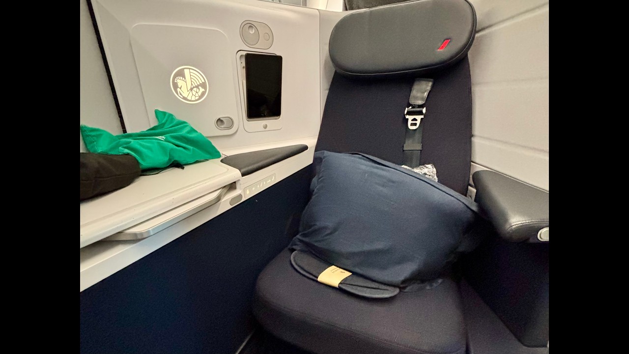 Air France Business Class A350-900 Paris to Toronto
