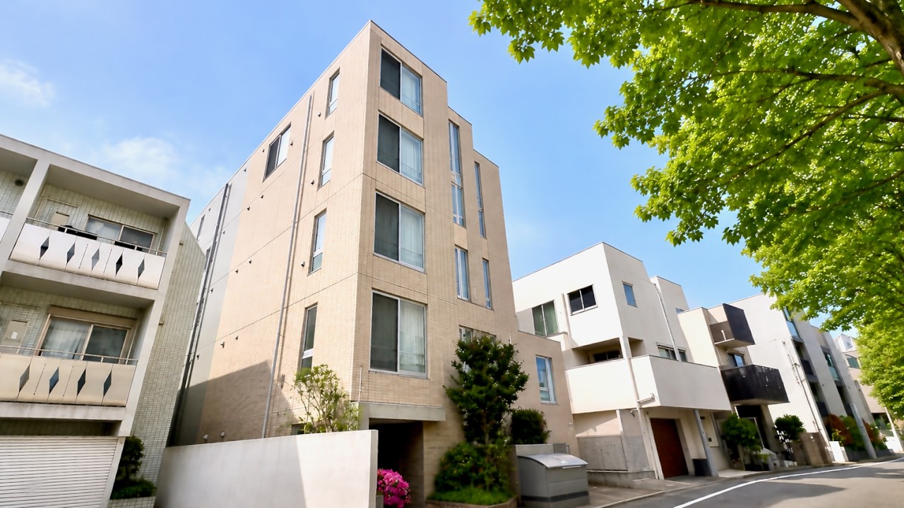 Микроквартира рядом с прекрасным токийским парком 🏠🌿 &ndash; 23,4 кв.м / 252 кв.фута (Эп.119)