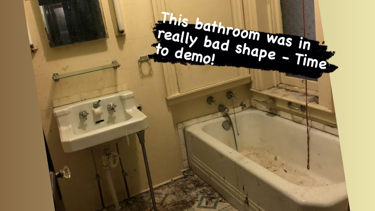 Worth Saving? 1930s Vintage Bathroom