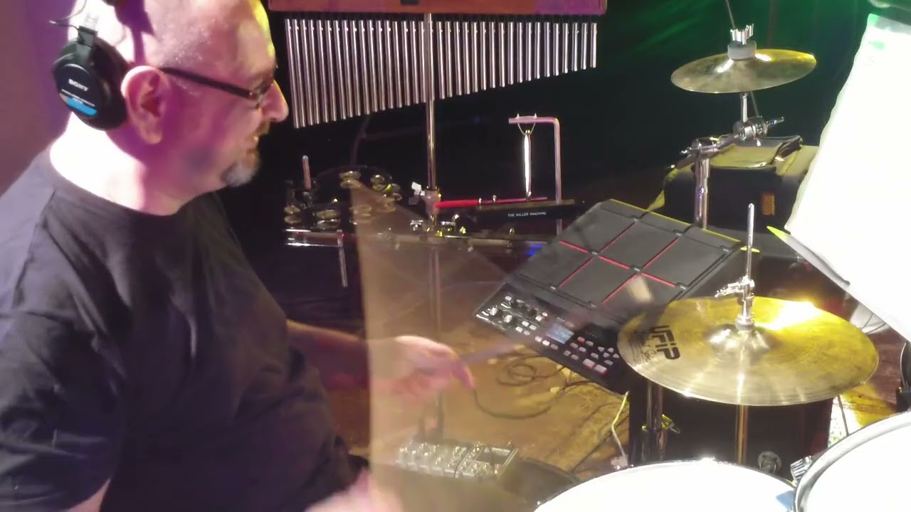 Riziero RB Bixio - Volare Volare (drum cam dal musical Forza Venite Gente)
