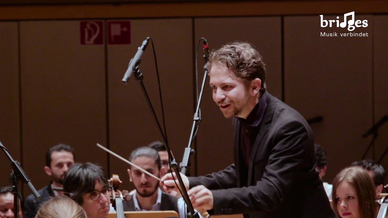 Bridges Kammerorchester:  Mozart: Divertimento Nr.11 in D / Nannerl Septett - 1. Satz Allegro molto
