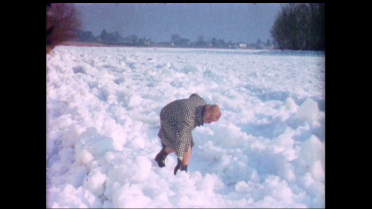 1963 Janvier la Loire gelée