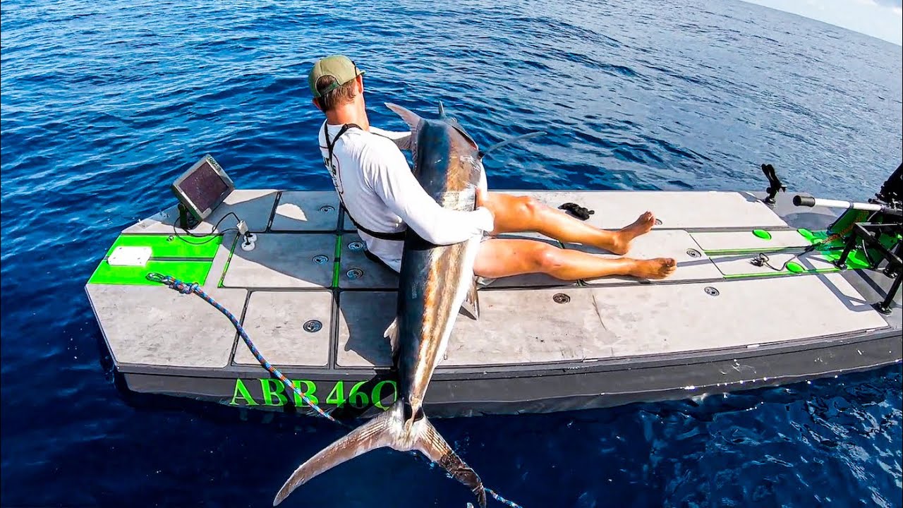 На лодке, которую я построил