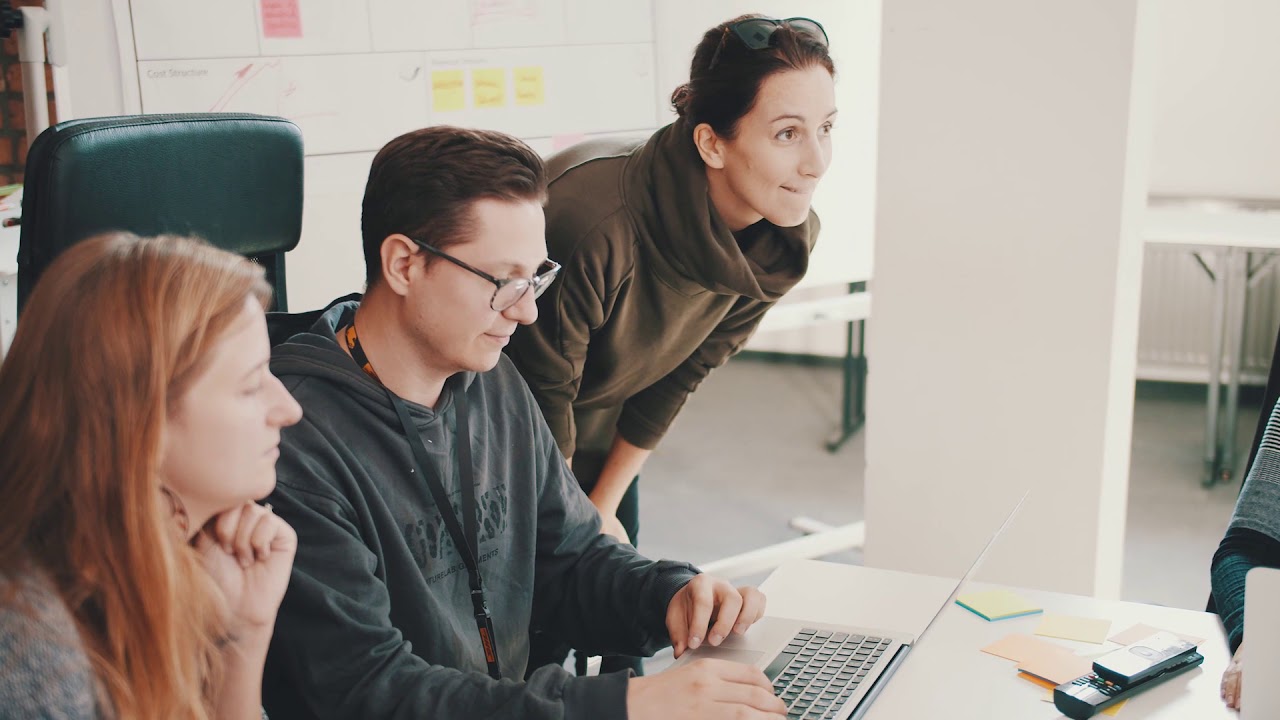 Co to są informatyczne techniki zarządzania i co robi IT project manager?