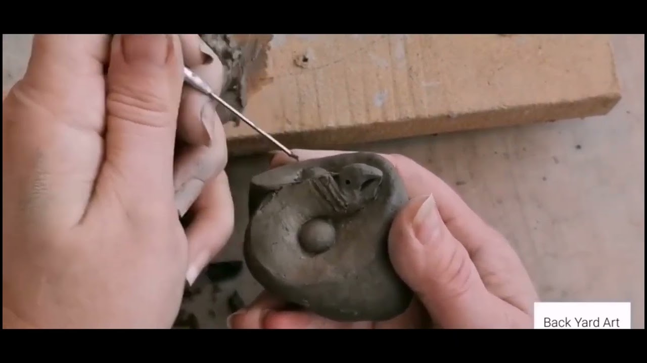 Free Barn Owl sculpture template video assembly instructions for hand building in clay.