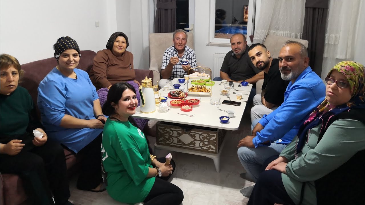 Bugün Misafirimiz Gülcan Ve Nişanlısı geldi Ailecek Akşam yemeği güzel Dakikalar