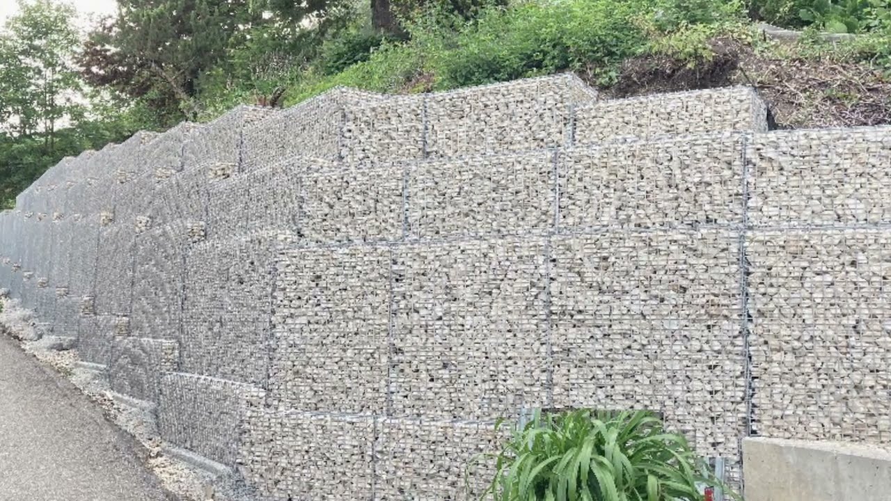 B&ouml;schungssicherung mit Gabionen
