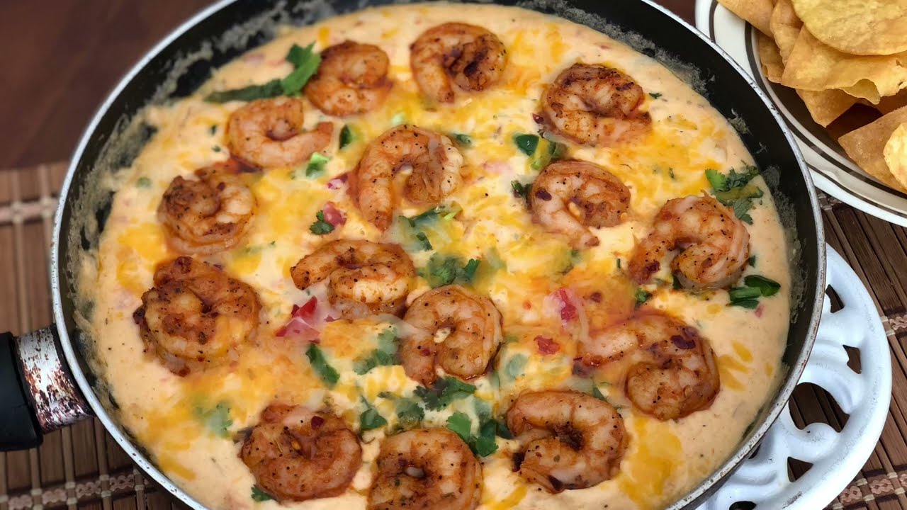 Queso Fundido Con camarones y chile jalapeño