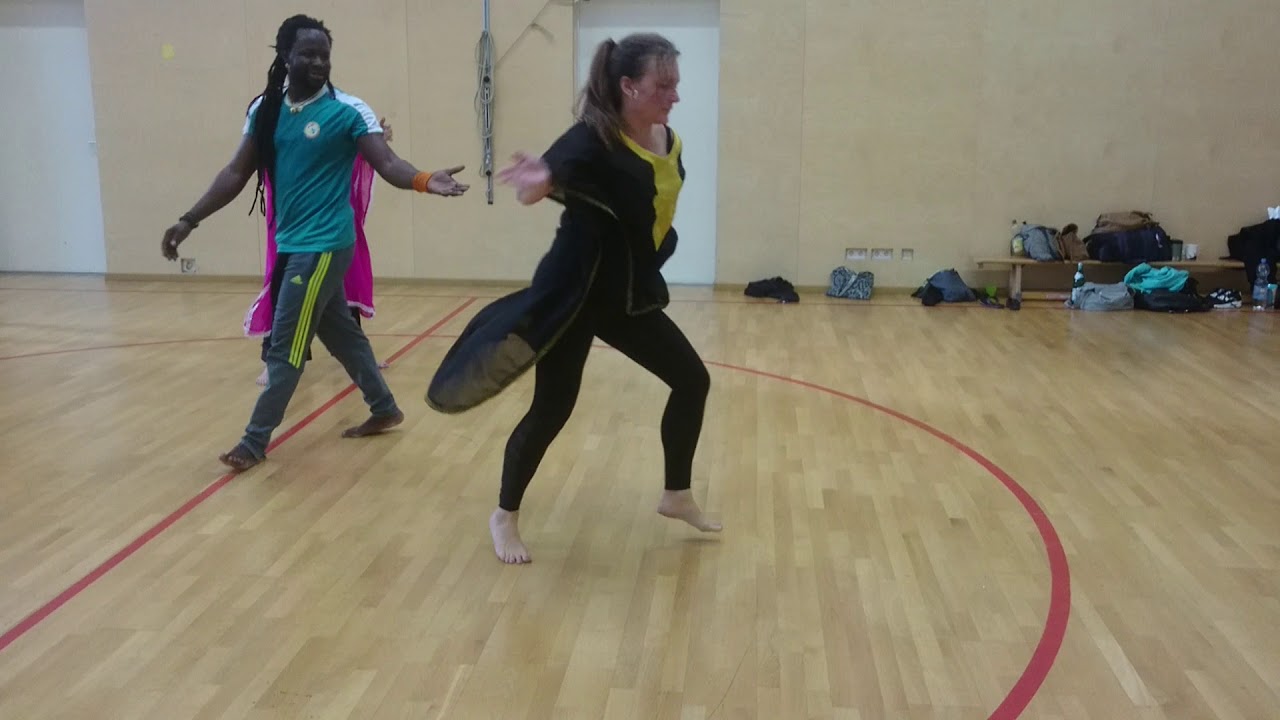 Sabar - Afrikanischer Tanz Workshop mit Famara Manafa