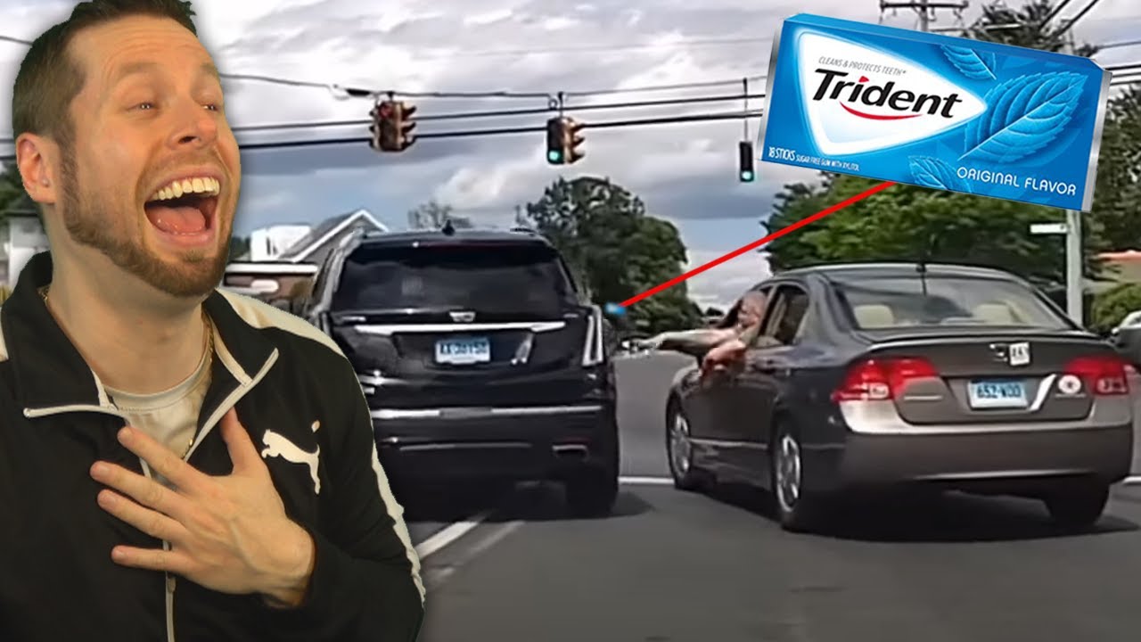 ОН БРОСИЛ В НЕГО ЖВАЧКУ! Водители видеорегистраторов