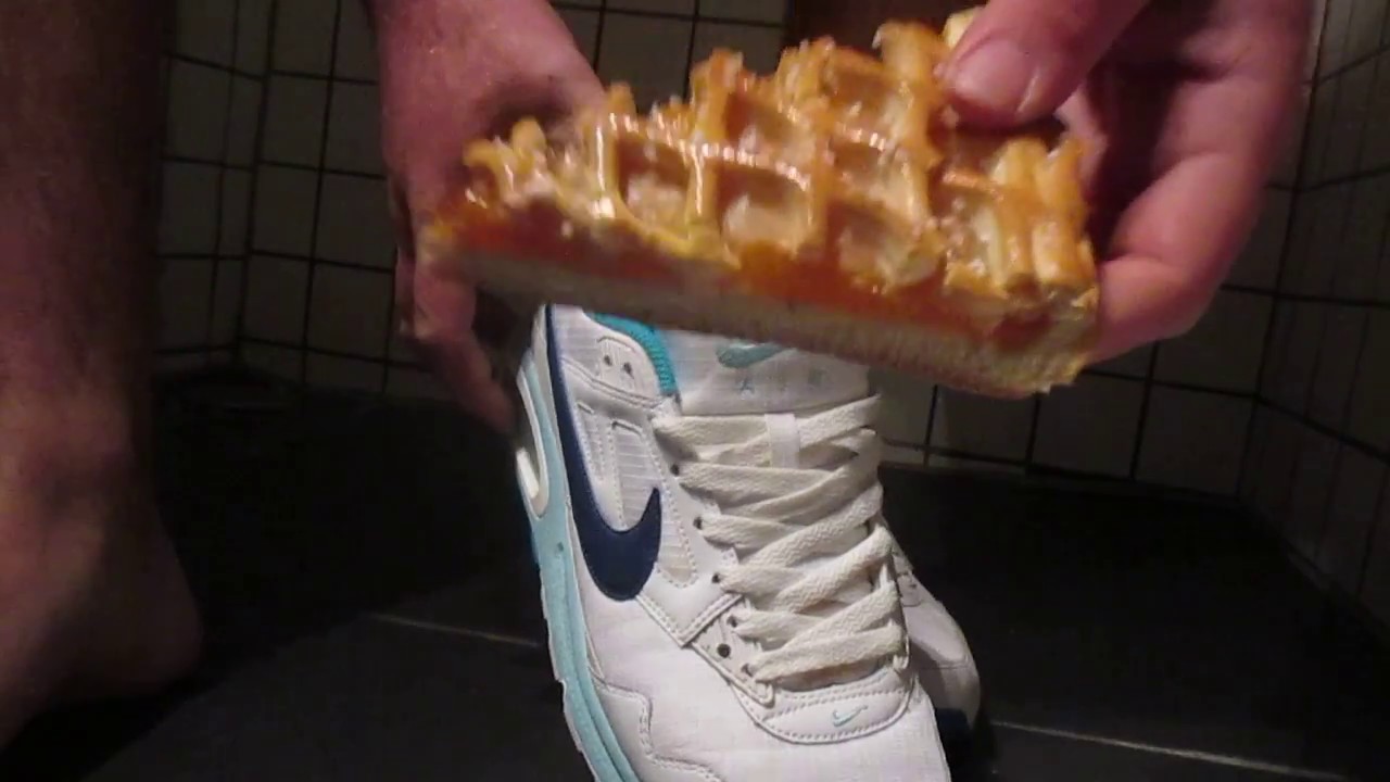 Messy Nike Air Command with cake and destroy
