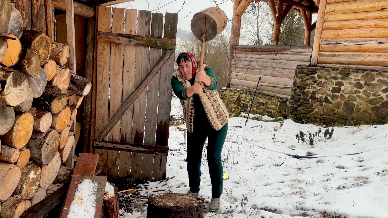 LONG VIDEO: 4 days in a mountain village in winter with Luba