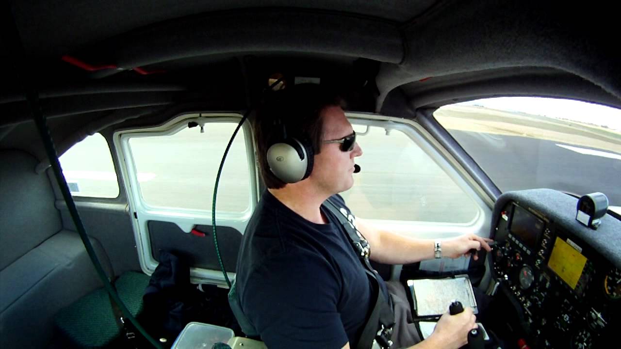 Bathurst YBTH Landing Runway 17 Jabiru 230D