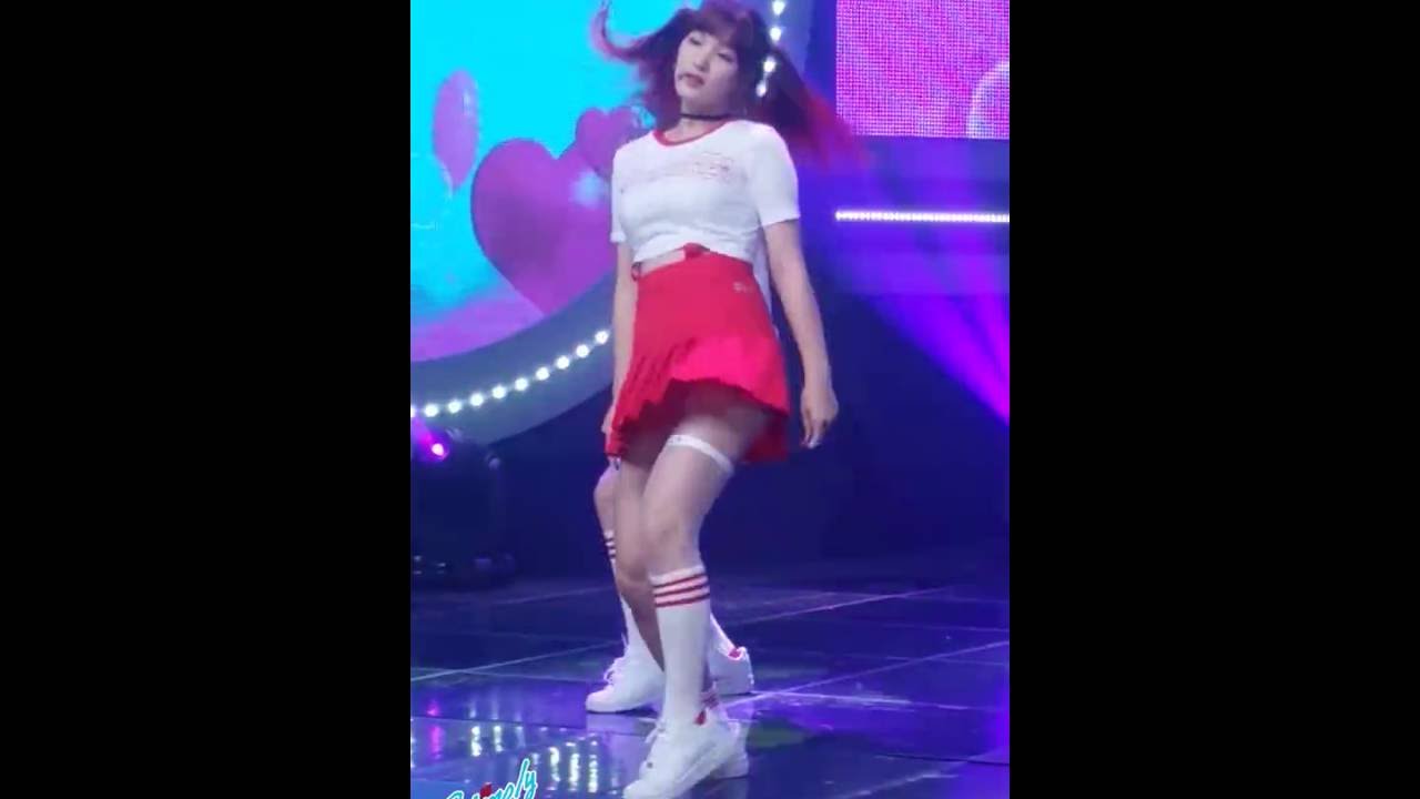 [Fancam/직캠] YulHee(율희) _ LABOUM(라붐) _ Shooting Love(푱푱) _ Simply K-Pop _ 090216
