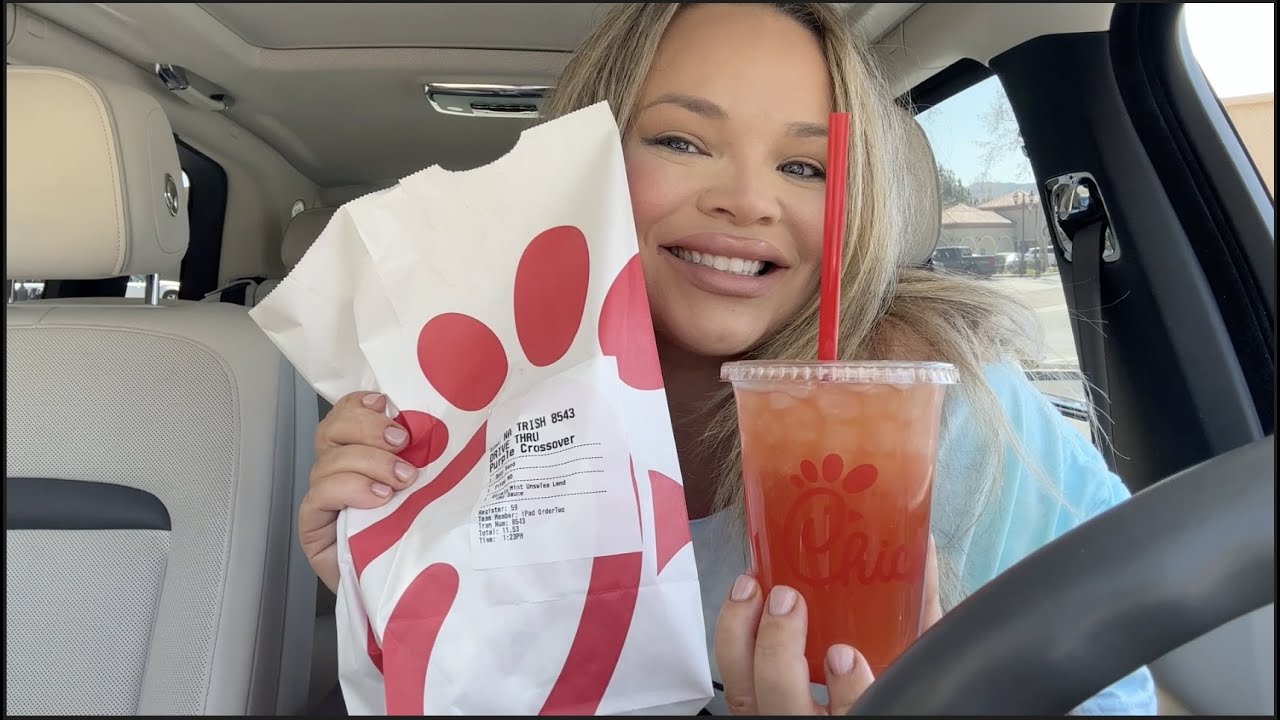 Trying Chick Fil-A New Watermelon Mint Sunjoy (good vibes vlog)