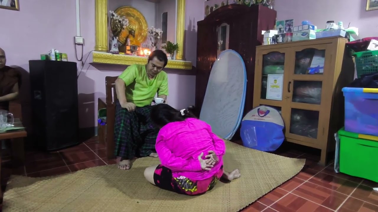 စိတ်အစွဲပြုပြီး မကျွတ်မလွတ်သေးသော အမေ...