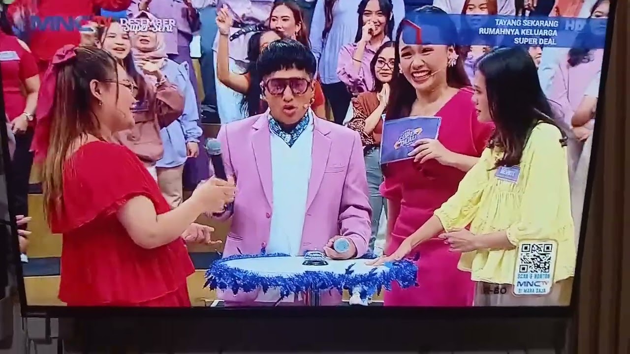 Bunda faira (yulia admin RCD), dkk tim Keluarga yulia di MNCTV superdeal Indonesia 