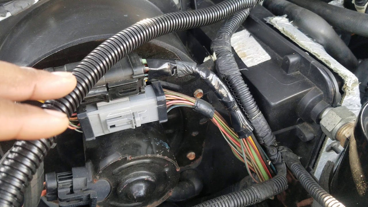 Crown Victoria big 3 upgrade high output alternator with skar audio subs