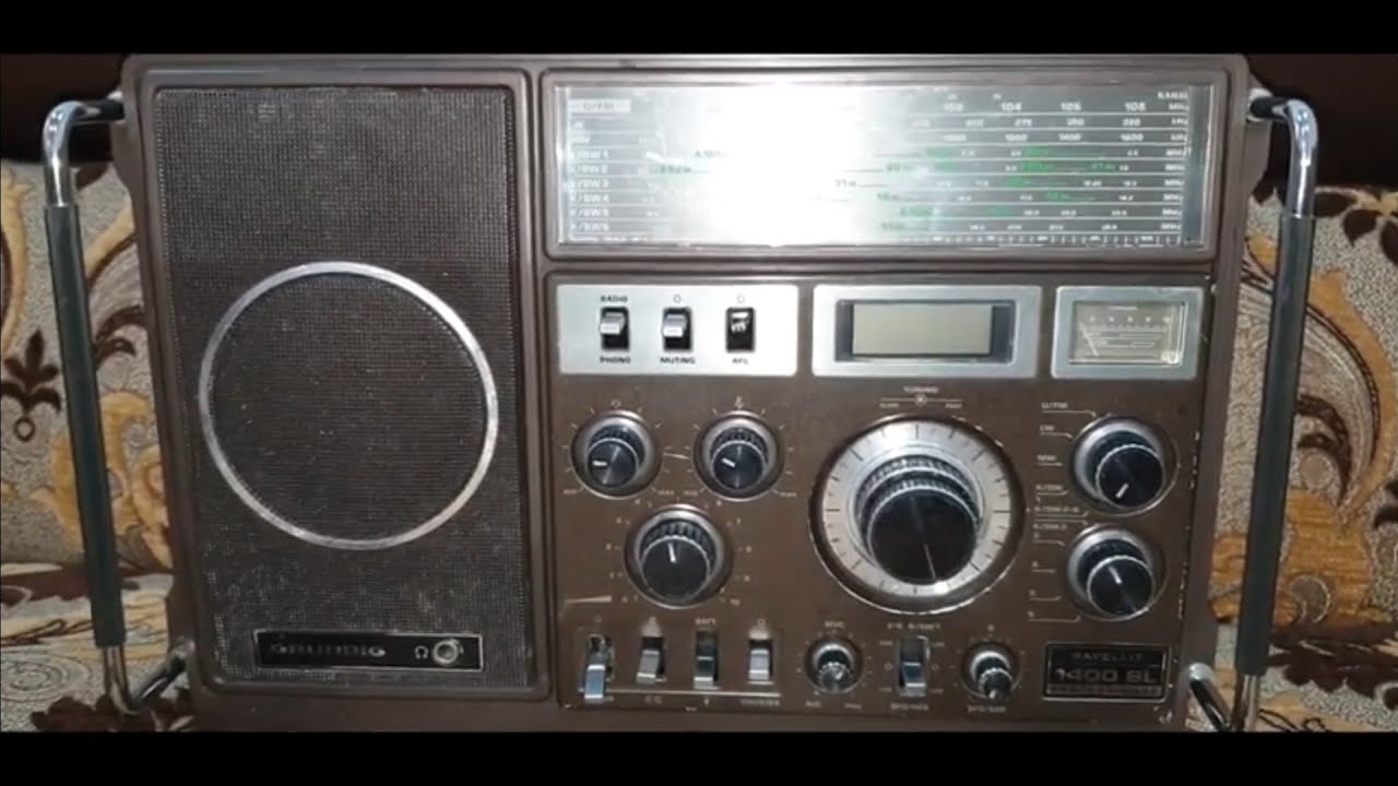 راديو كرونديك ستلايت بروفيشنال ١٤٠٠اس ال Radio  Grundig satellit 1400 SL Professional