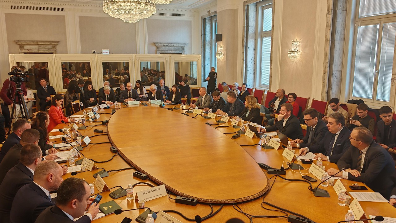 Ресорната комисия прие на първо четене удължителния закон за бюджета