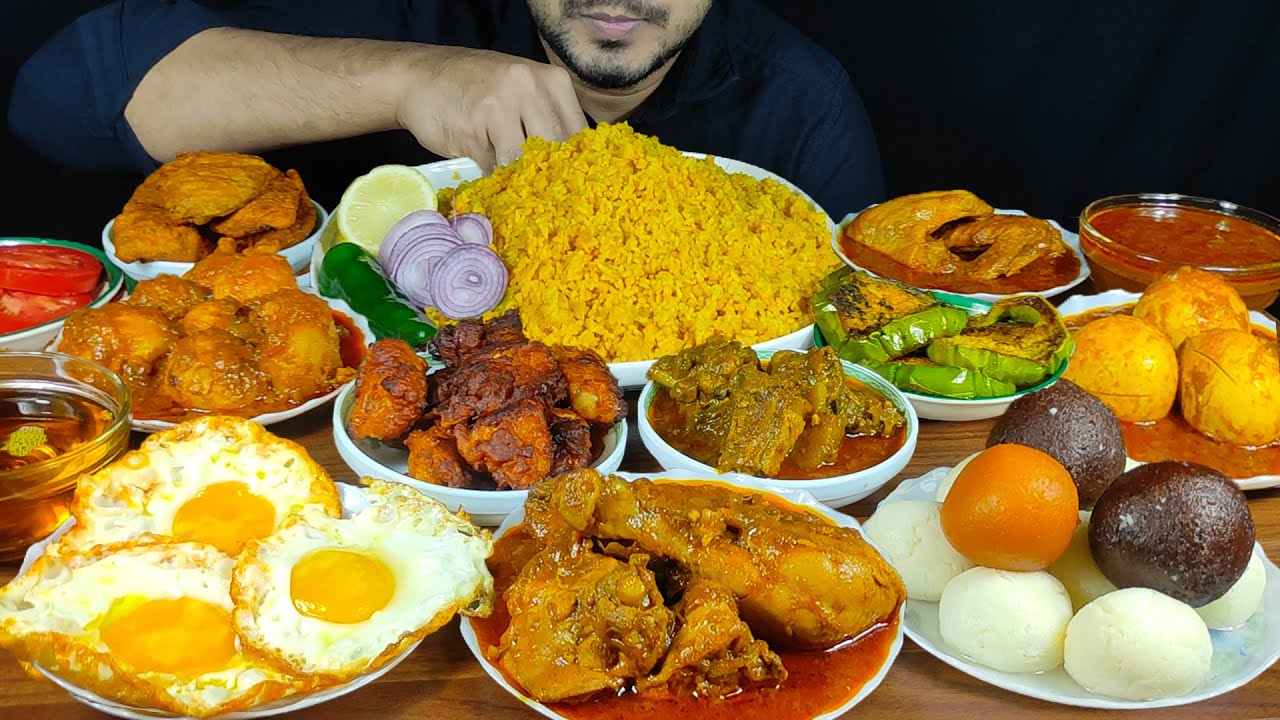 EATING KHICHURI+DESHI CHICKEN+CHICKEN FRY+FRIED EGG+CHICKEN+EGGPLANT FRY+EGG+DUM ALOO+BEGUNI+SWEETS