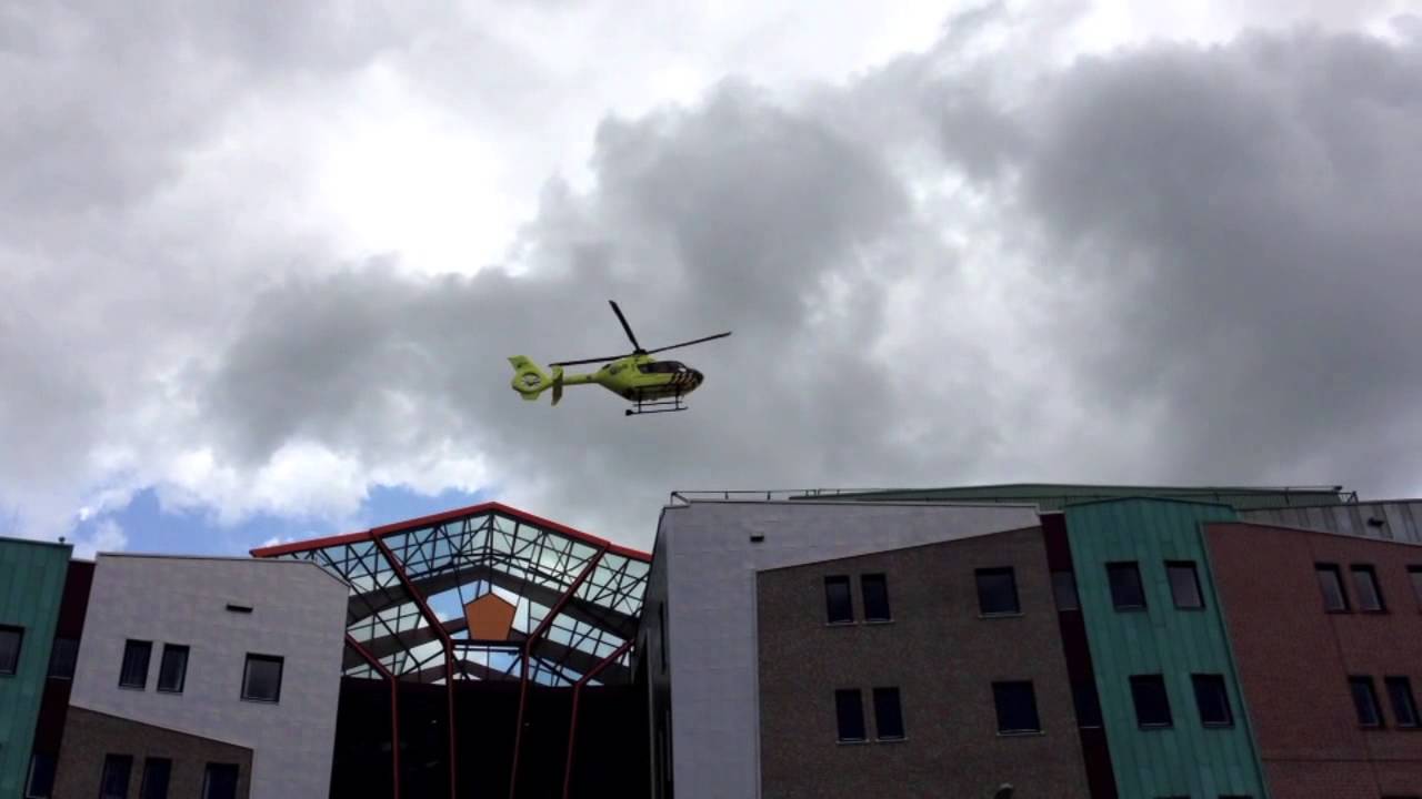 Eerste landing lifeliner op Isala Zwolle / First landing traumahelicopter on Isala Zwolle