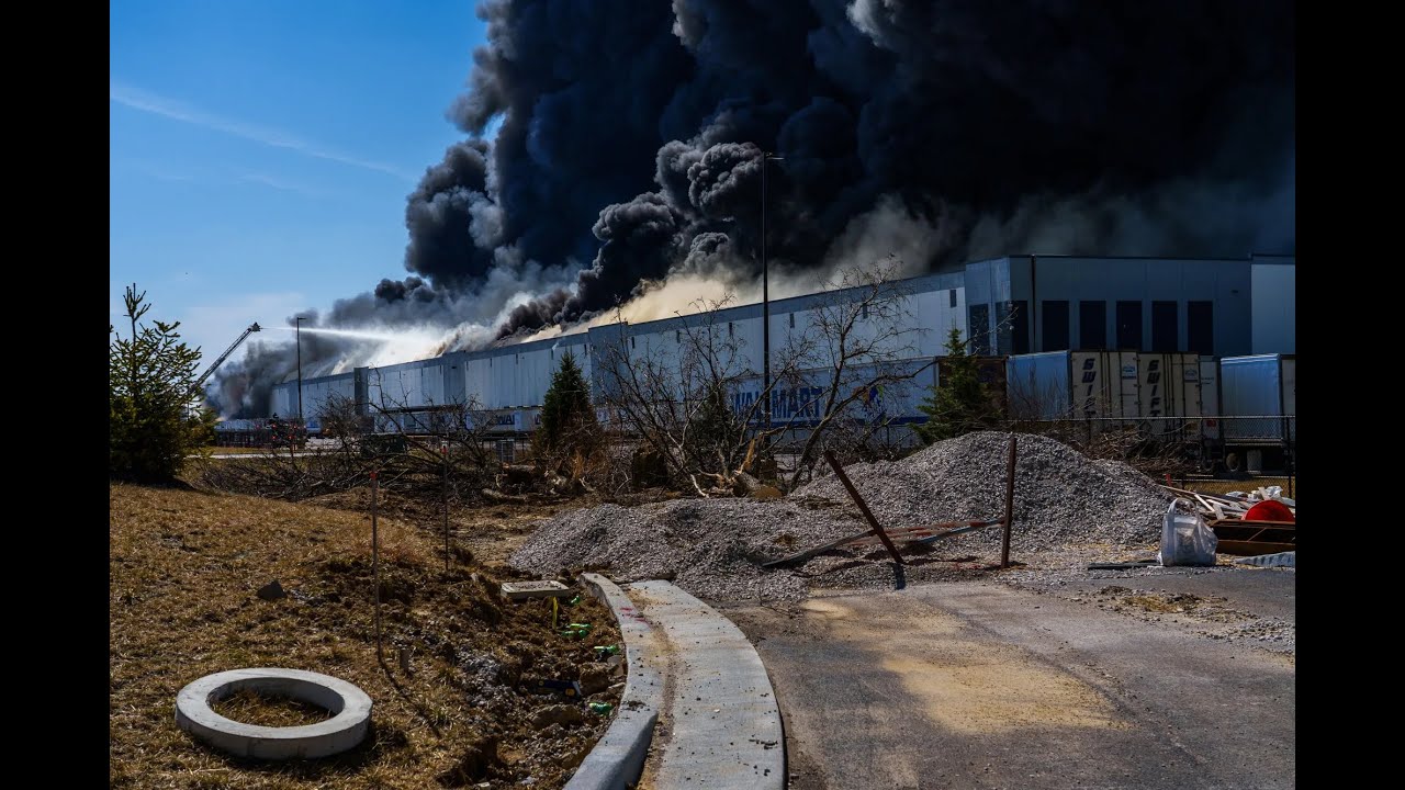 Fire at Walmart distribution center in Plainfield, Indiana seen in raw videos.