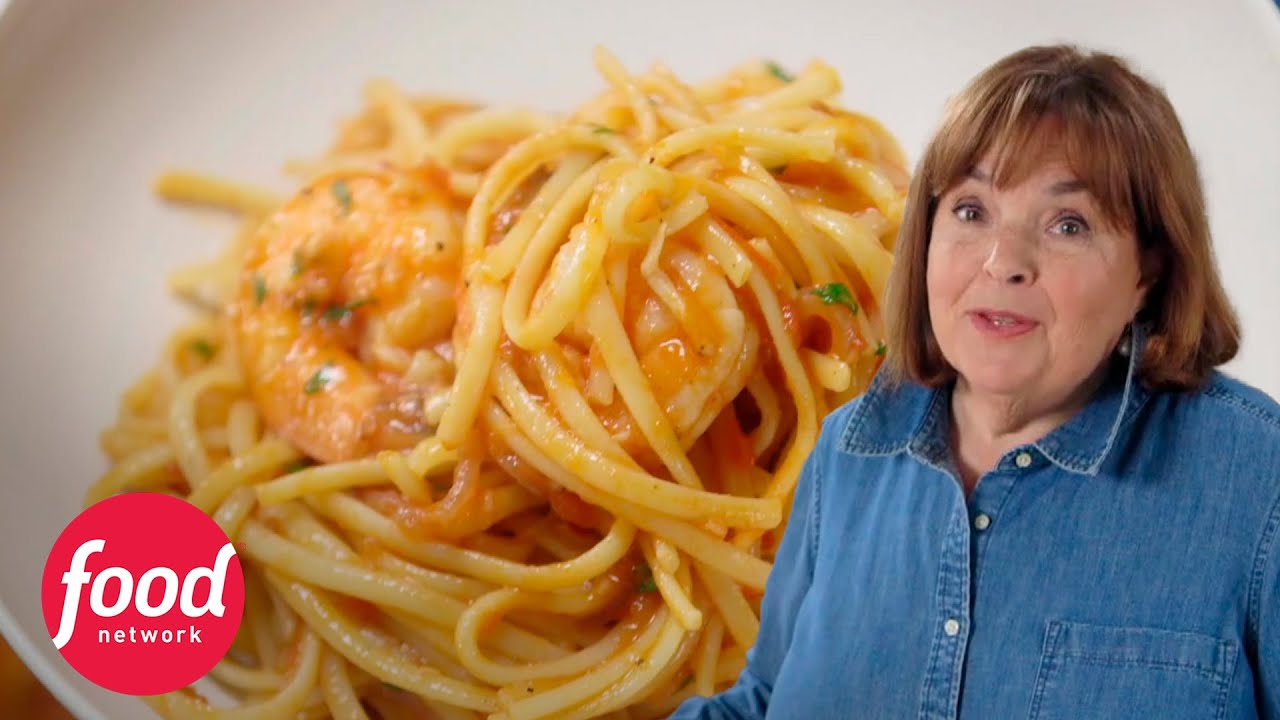 Saboroso linguine Fra Diavolo com camarão | Receitas da Ina: De Volta ao Básico| Food Network Brasil