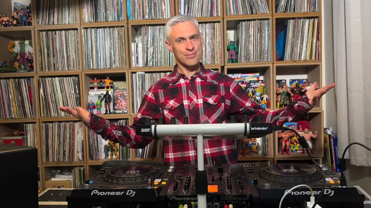 MINI MIX USING PIONEER 1000'S MK2, PIONEER DJM 909 MIXER & A PIONEER DDJ-SP1 MIDI CONTROLLER