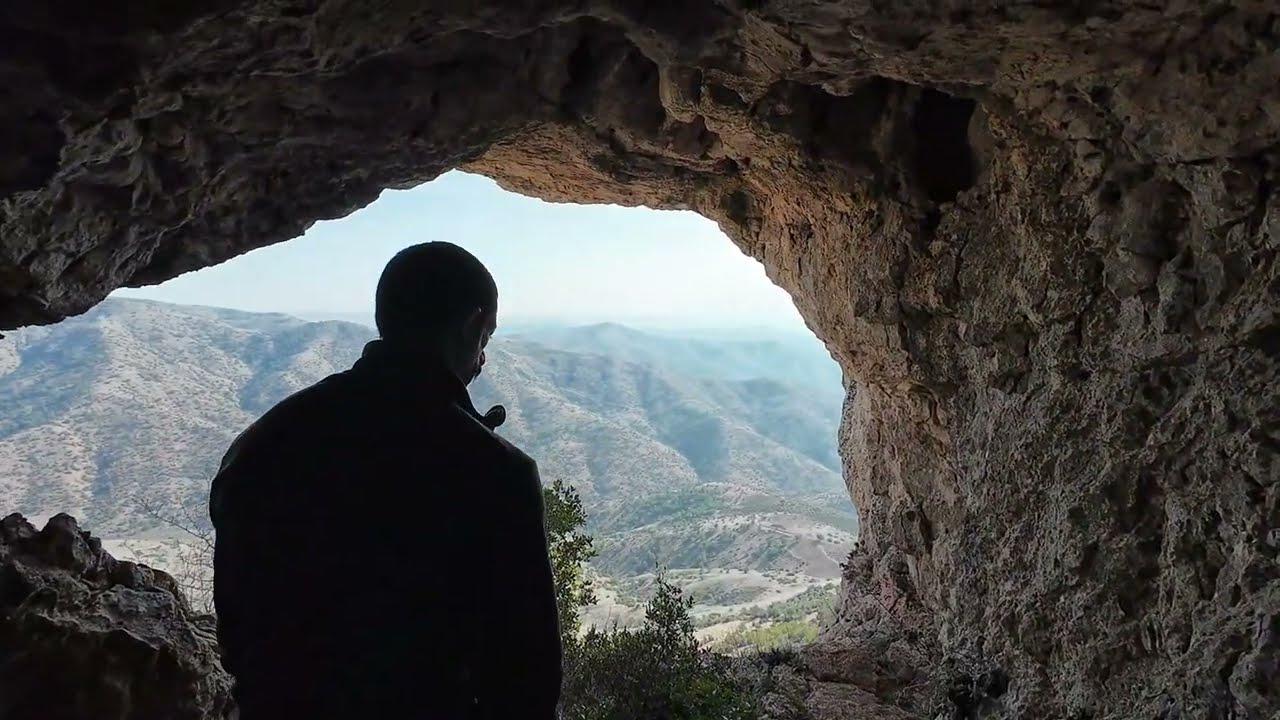 SOF DAĞINDA TOPRAK KAPTA MARAŞ YEMEĞİ ELİ BÖĞRÜNDE 