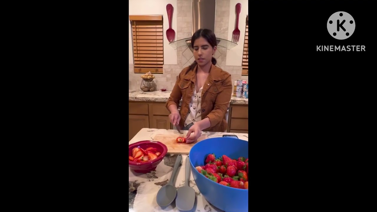 Making my family favorite dessert from the paletaria. 🍮 
