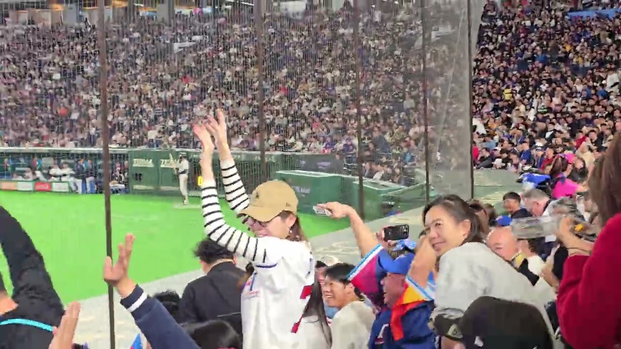 2026/3/7-WBC台捷戰，局間全場波浪舞