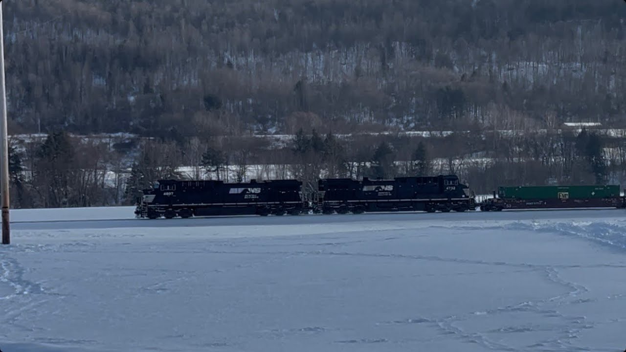 NS 18R passes through Otego with a DPU