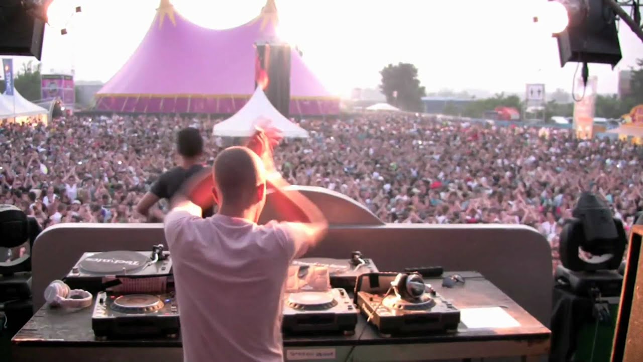 Summerfestival 2009 Antwerpen Belgium Headhunterz BACKSTAGE