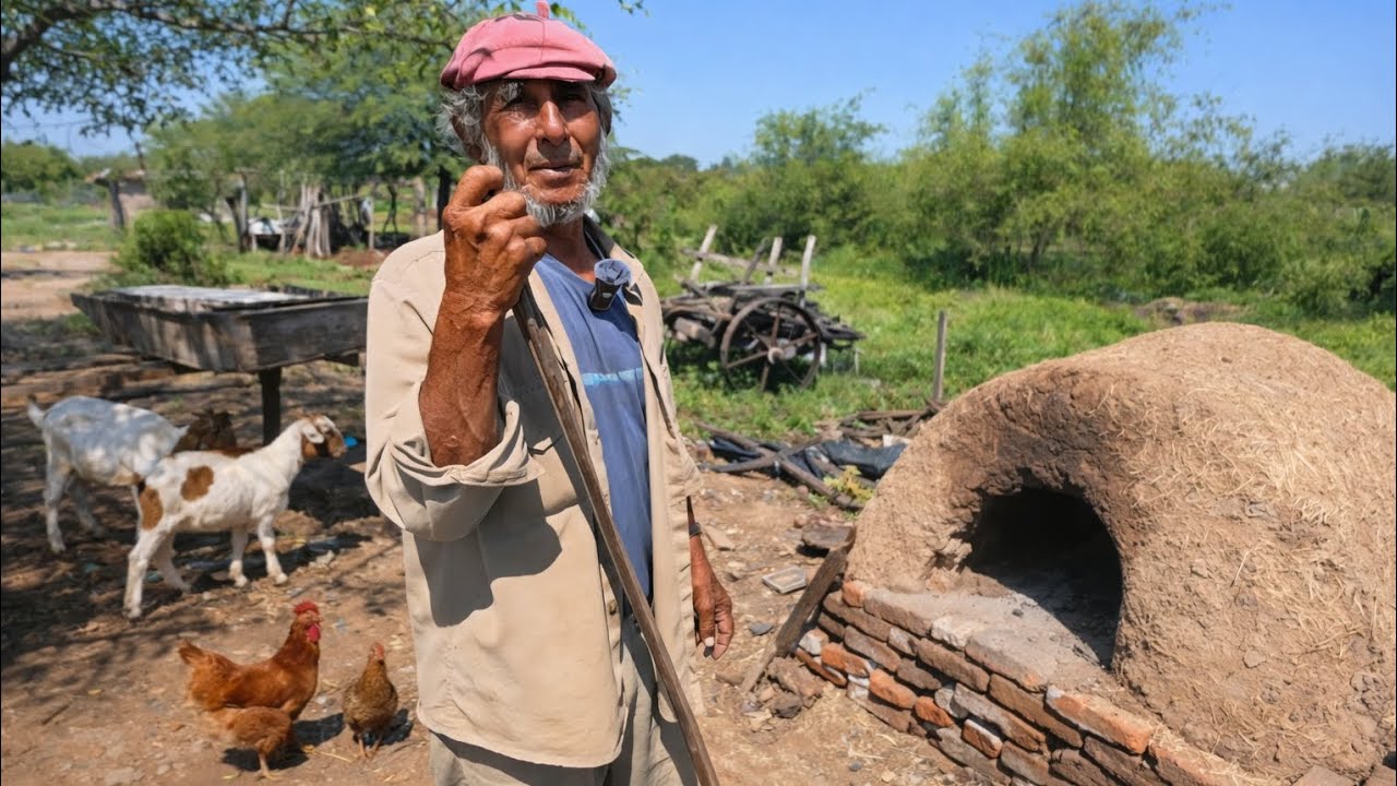 Con 76 años vive SOLO en el MONTE | Trabaja como si tuviera 30