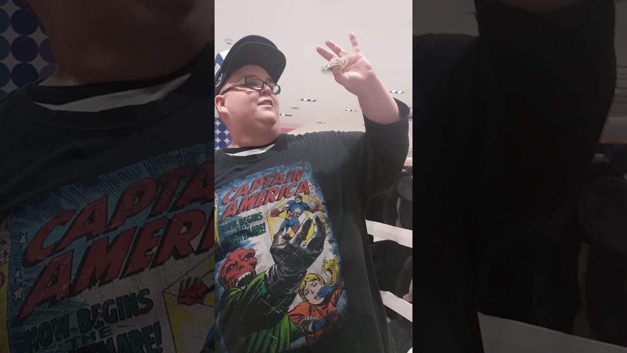 HugknuclesTV: They love their Fidget Spinners