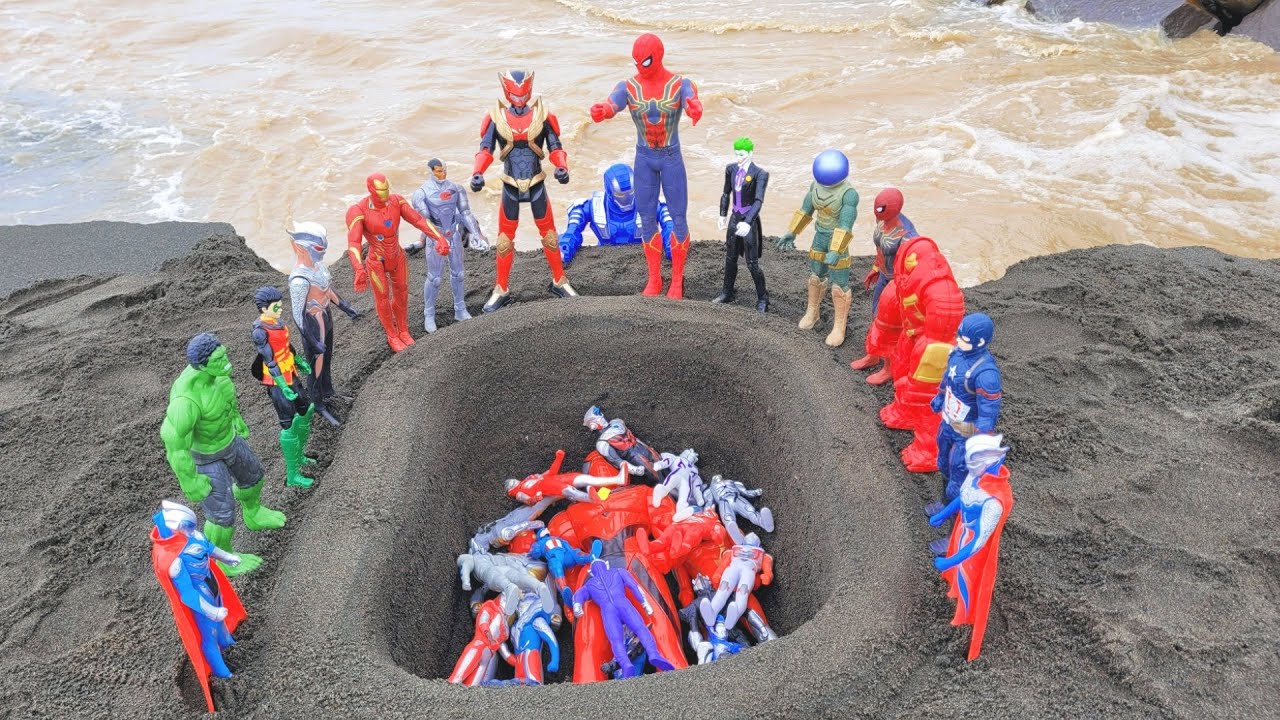 IRON MAN DAN HULK DI TABTRAK MOTOR JATUH KE LUBANG SUMUR, SPIDERMAN DAN ULTRAMAN ORB JATUH KE JURANG