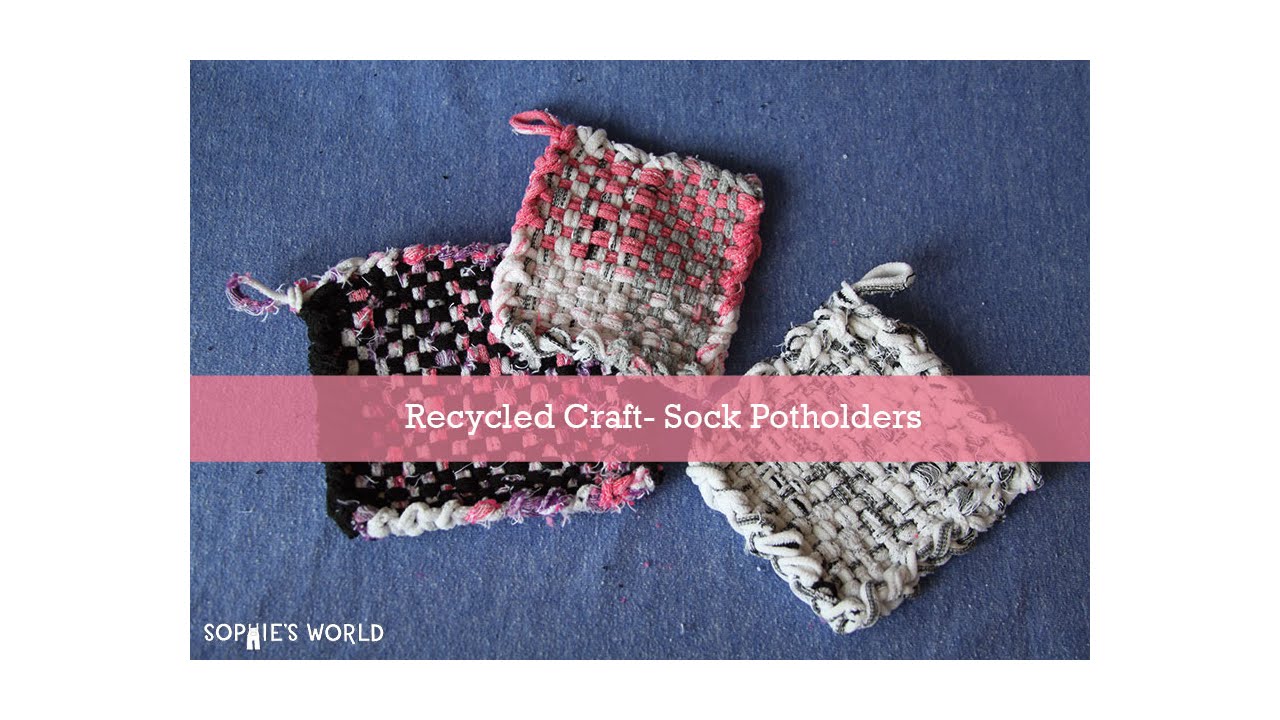 An Upcycled Sock Potholder|sophie-world.com