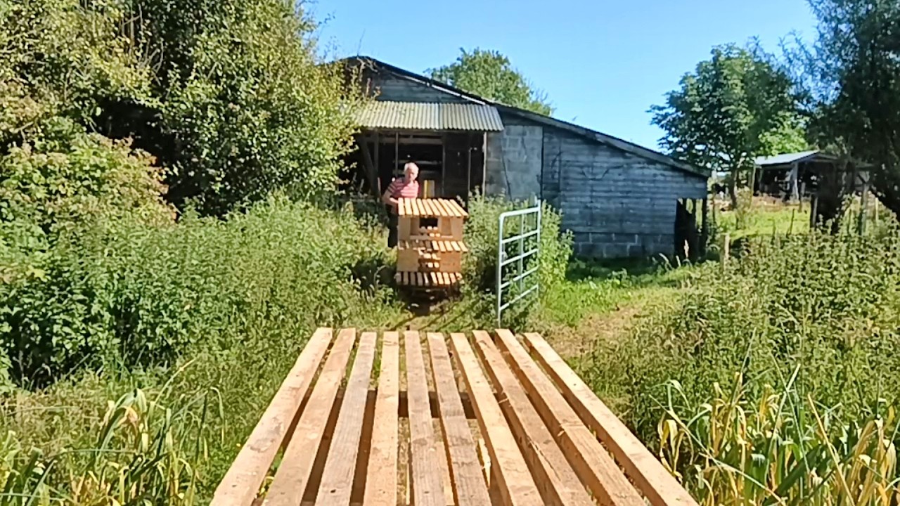New Garlic Drying Wagons For The 15&rdquo; Gauge Field Railway..