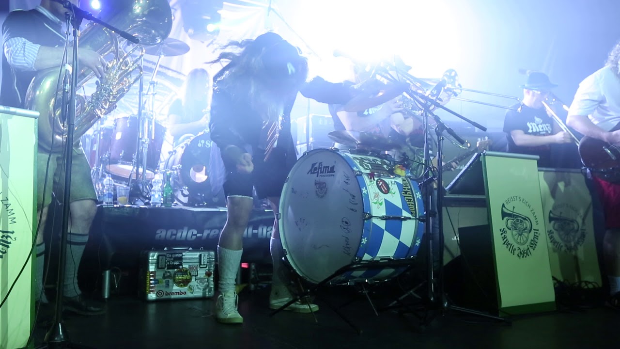 Kapelle Josef Menzl vs. AC/DC Revival Band: Schied Ei