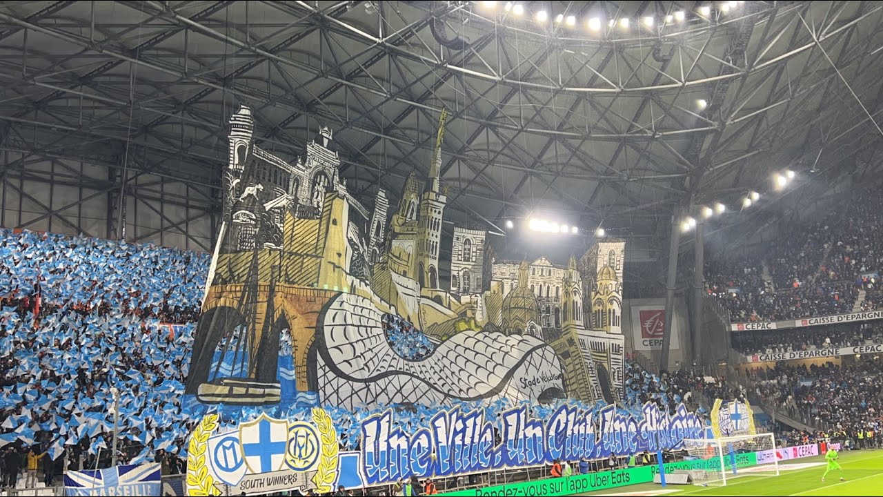 L&rsquo;incroyable Tifo Pour Le Classico + Craquage Fumig&egrave;nes 🤩🤍💙