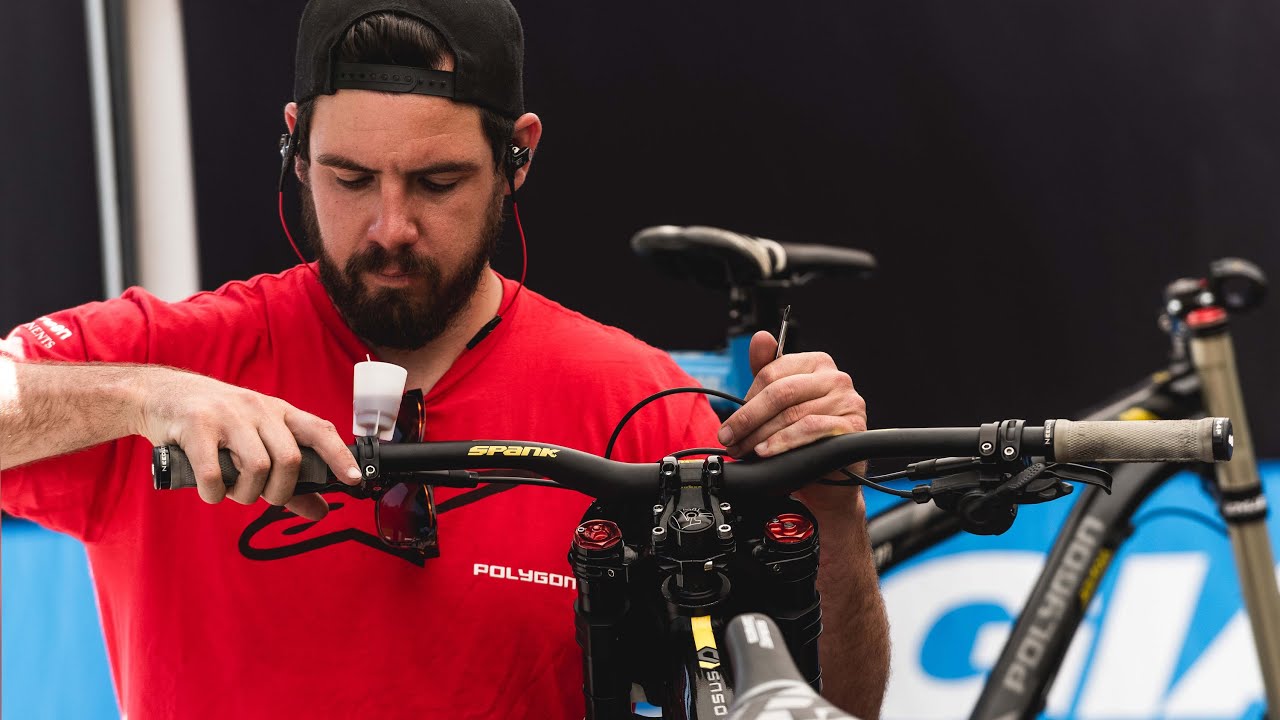 Inside a DH World Cup Mechanic’s life I Lenzerheide - Polygon UR