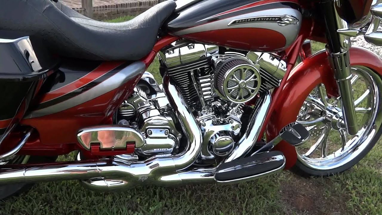 2010 Custom Harley Davidson Street Glide