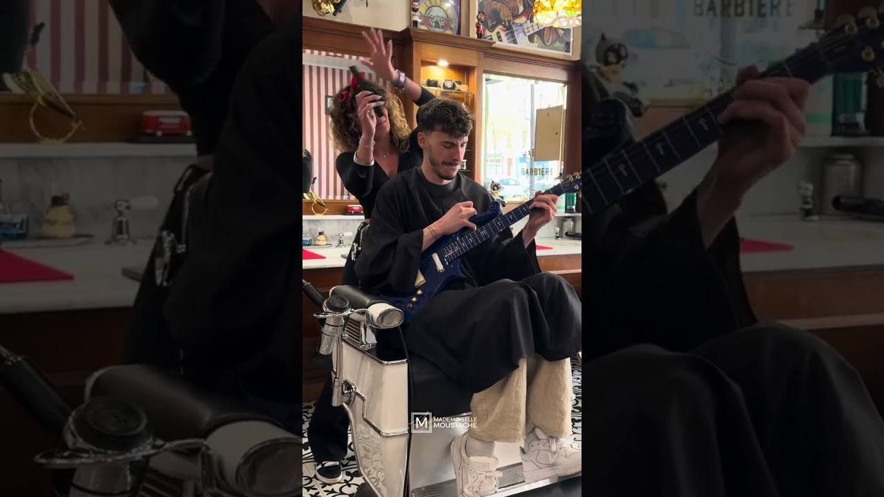Concert improvis&eacute; &agrave; la guitare de Prince 🎸