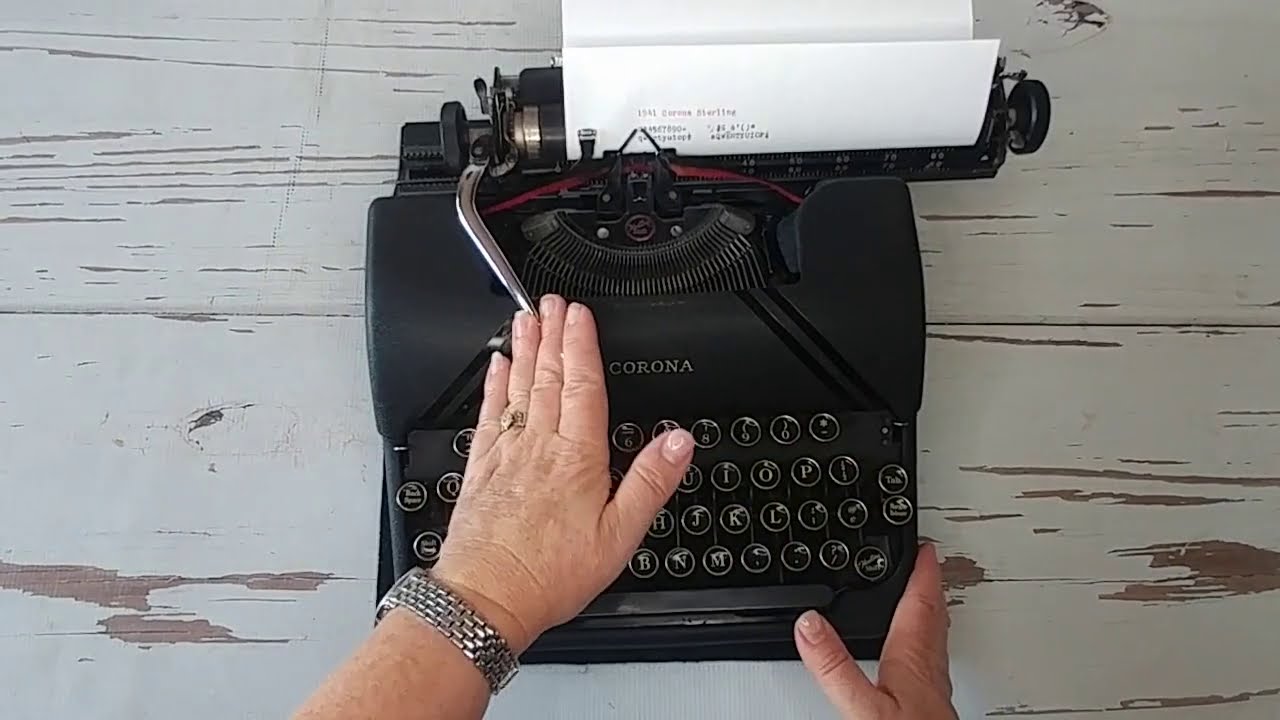 1941 Corona Sterling vintage typewriter | Typing Tutorial