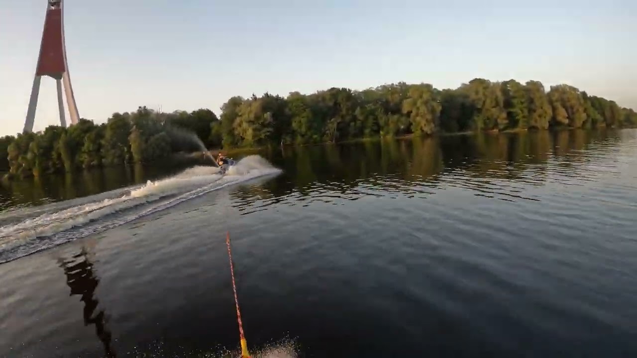 Waterskiing on a jetski Yamaha VX1100
